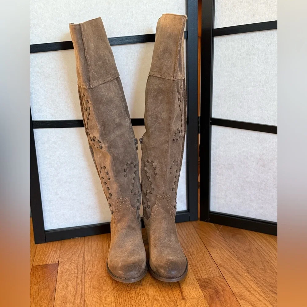 Carlos Santana Noble Over the Knee Boots ~ Tan ~ Size 6 M ~ Suede with pattern